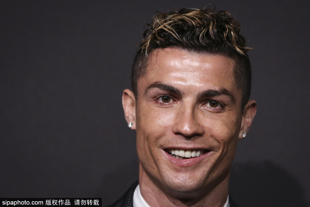 国脚连续助攻，带动全队节奏