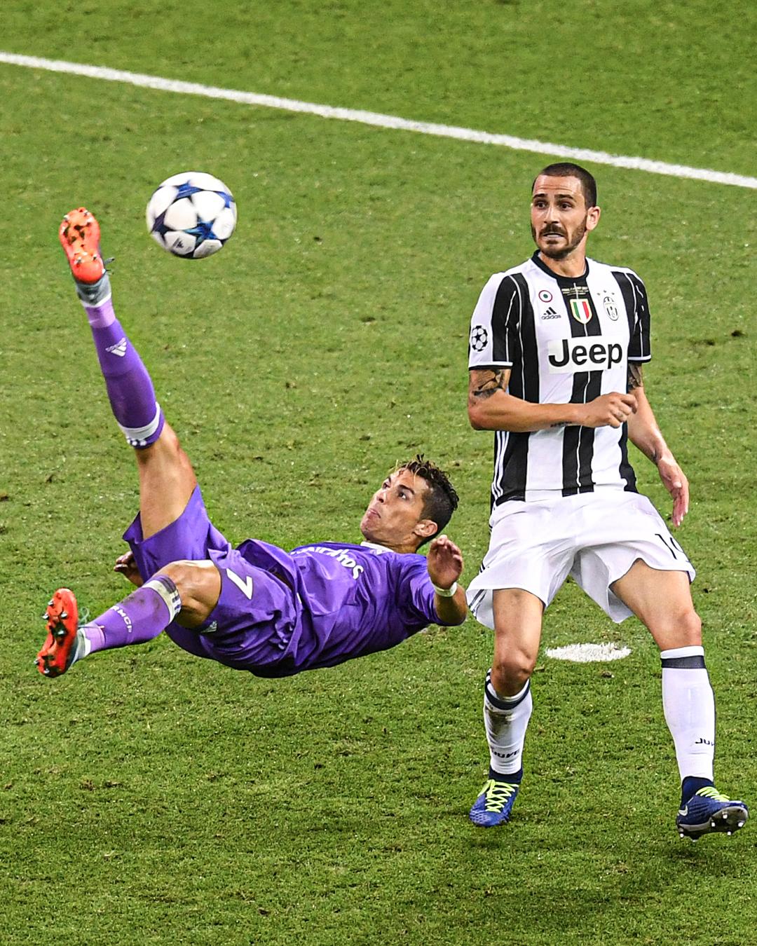 雷迪克：不认为詹姆斯需要重拾信心，他因为伤病还在追赶进度