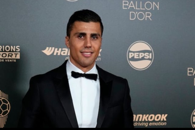 迈阿密国际vs温哥华白浪：梅西PK穆勒；苏亚雷斯替补