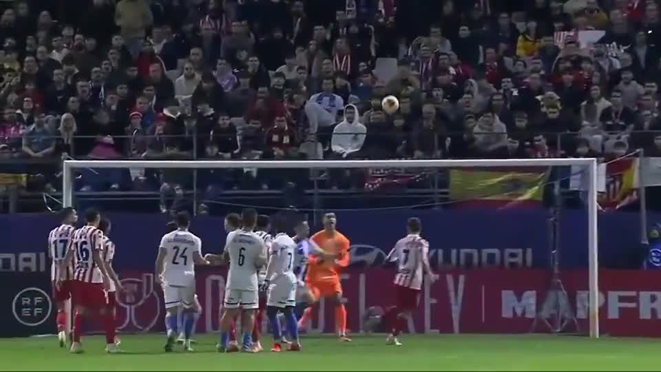 跟队记者：尤文仍在关注帕尔马中场贝尔纳韦