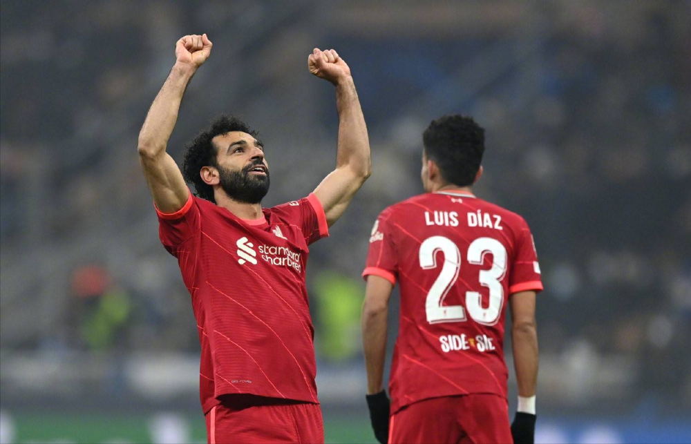 镜报：多特想明年夏天签桑乔，但后者必须接受大幅降薪