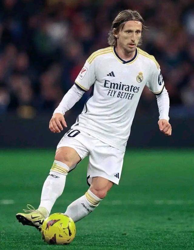 柏林联合vs海登海姆：郑优营、容诺夫首发，派林格、多施出战