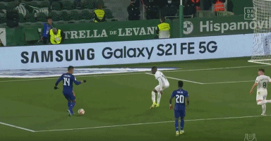 足球战术板：四种常见变化